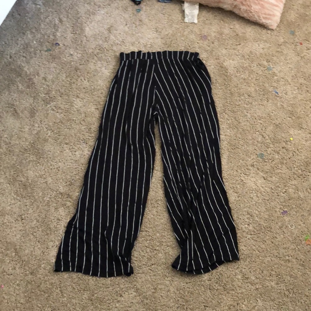 Striped black lose fitting pants